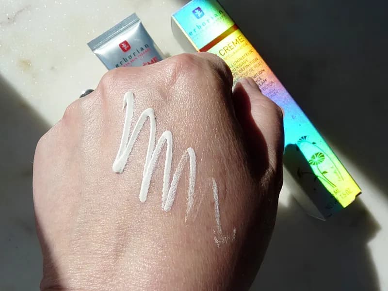 Rozświetlający krem BB: sekret promiennej i zdrowej skóry bez niedoskonałości